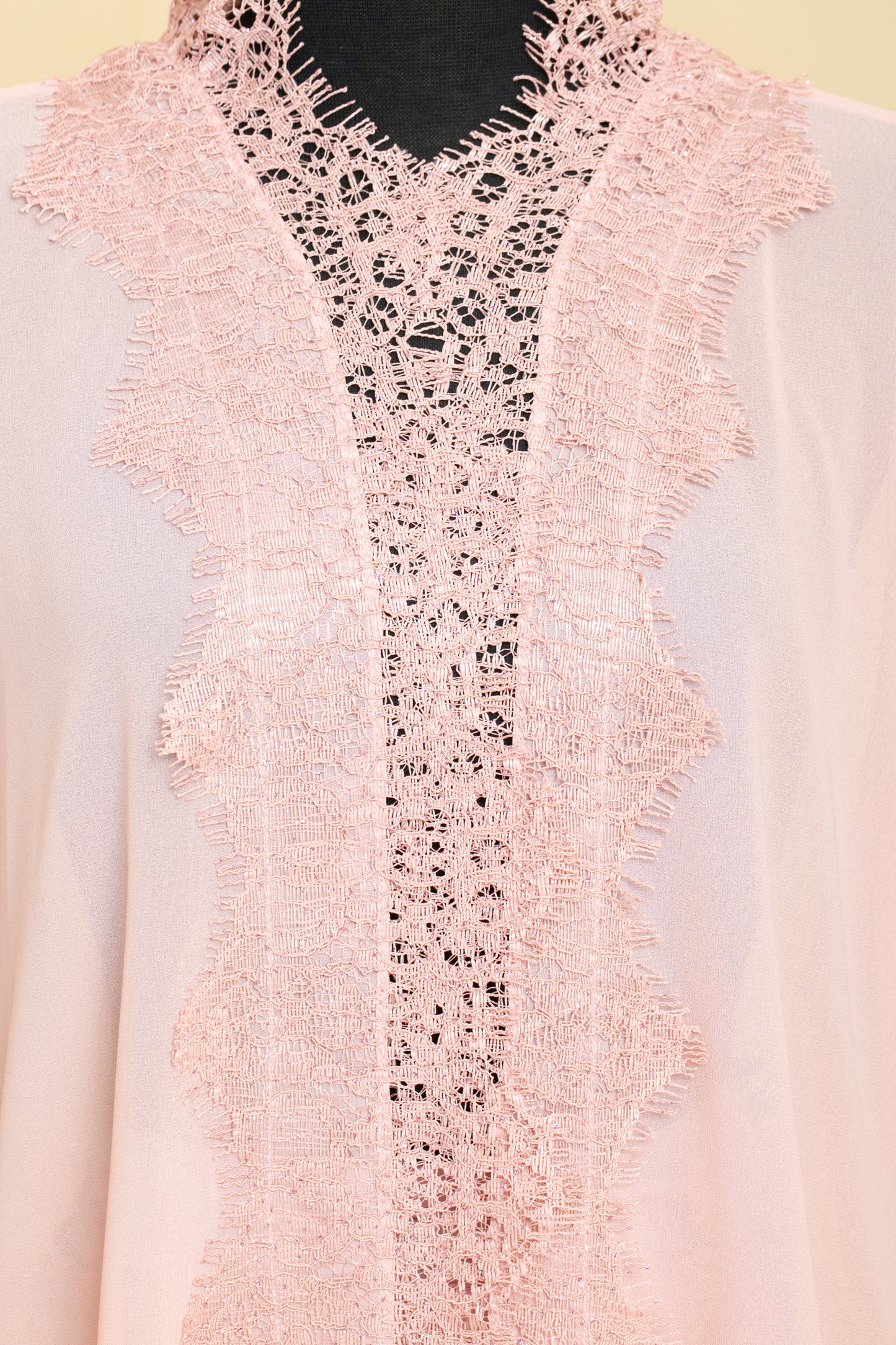 Lelia Kebaya Lace Set in Pink