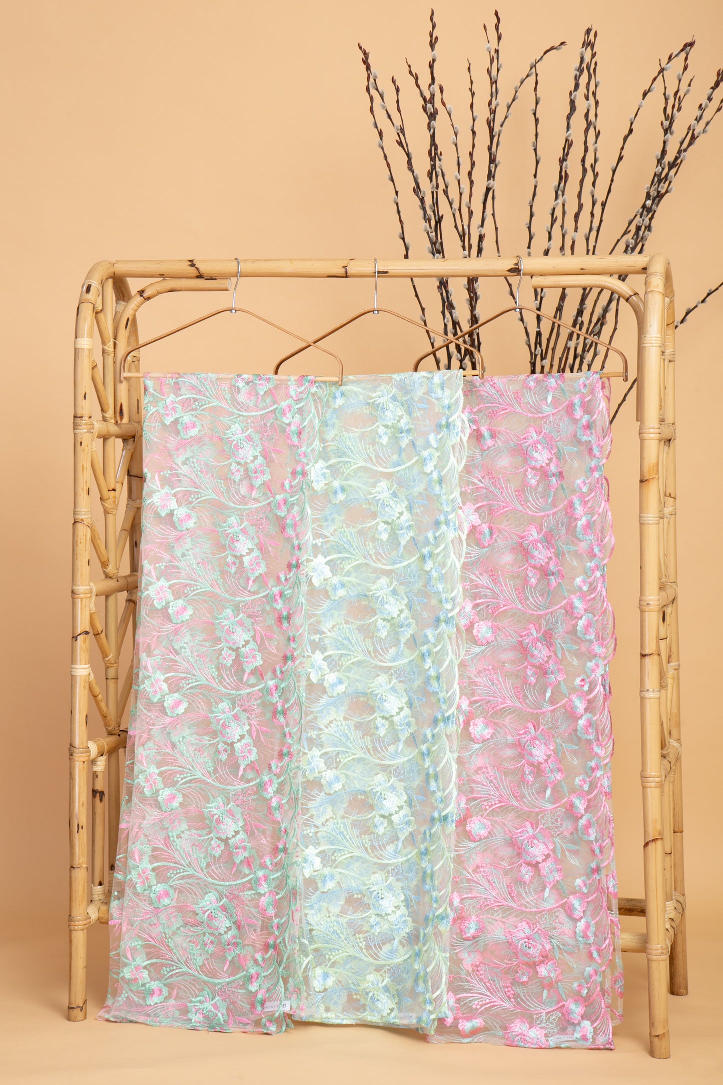 Alayna Selendang in Pink Florals