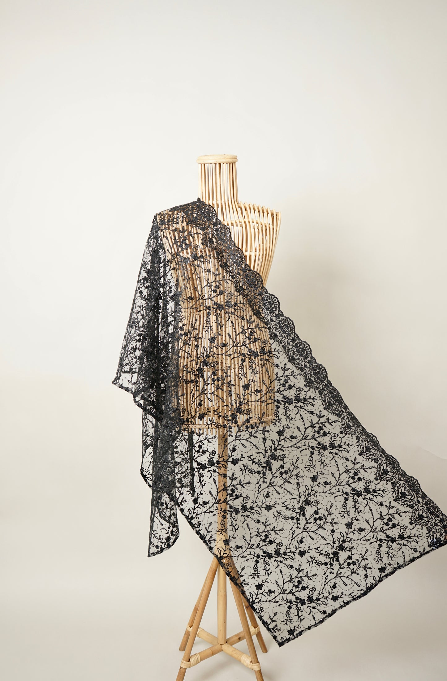 Rimba Sekar Selendang in Midnight Black