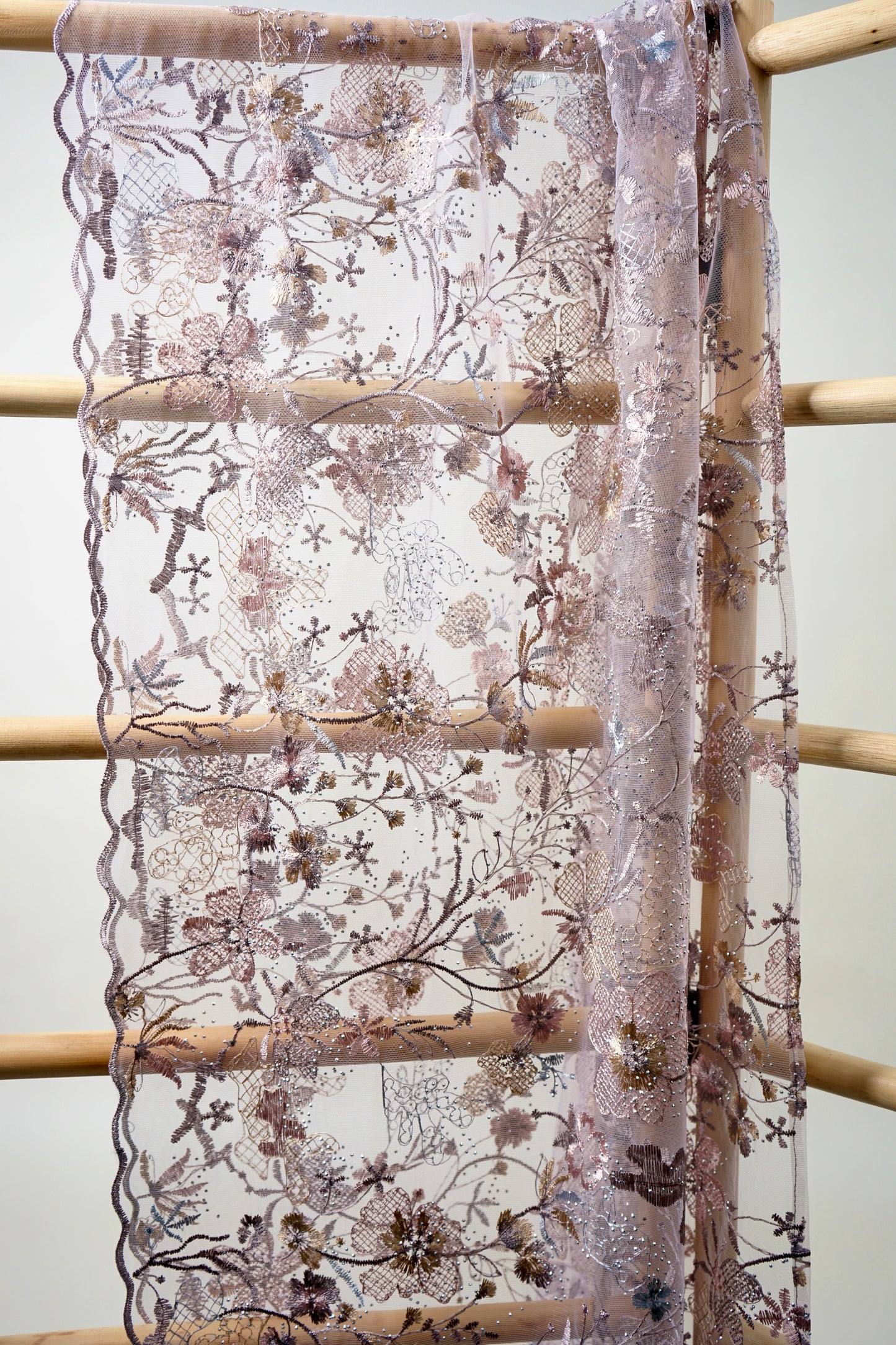 Rafflesia Bejewelled Selendang in Soft Lilac