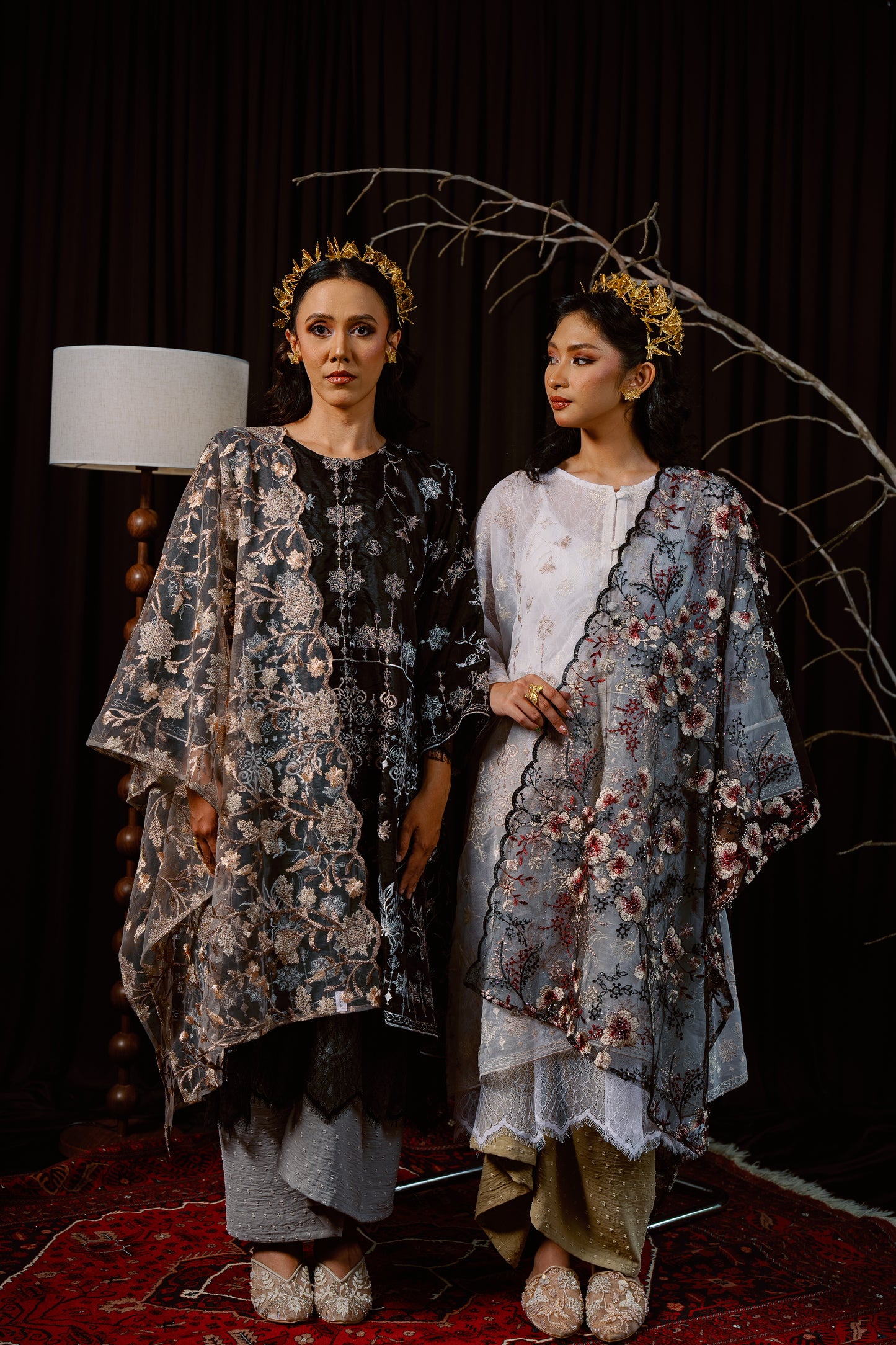 Sakura Bejewelled Selendang in Black