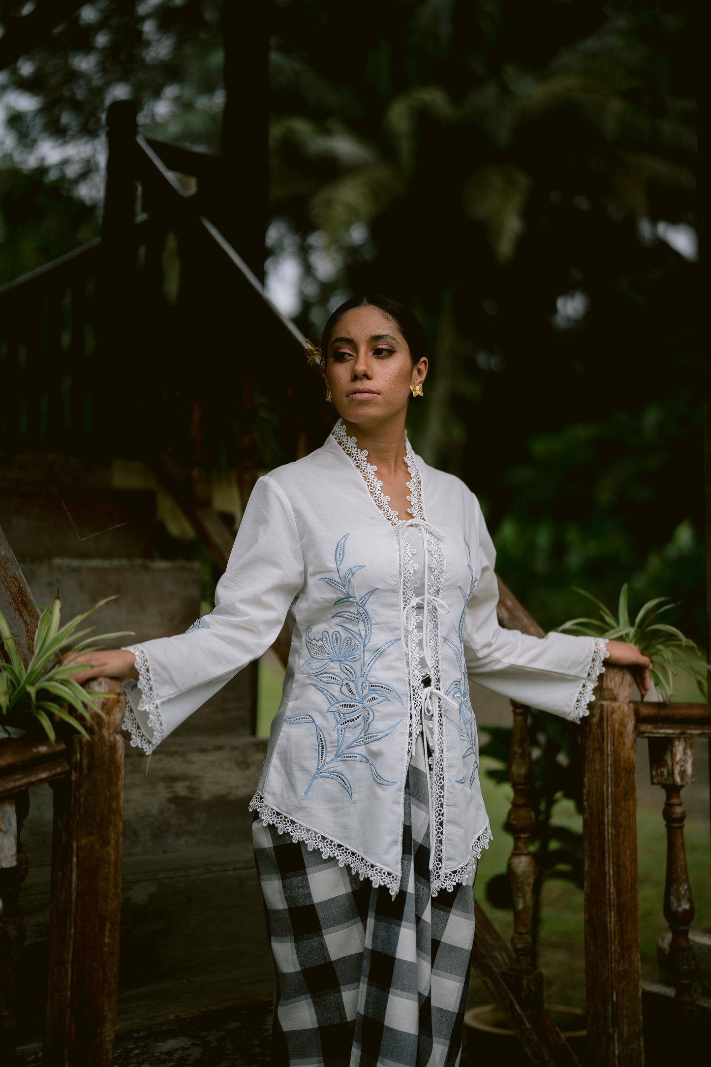 Rerama Hand Embroidered Kebaya Top in White & Blue