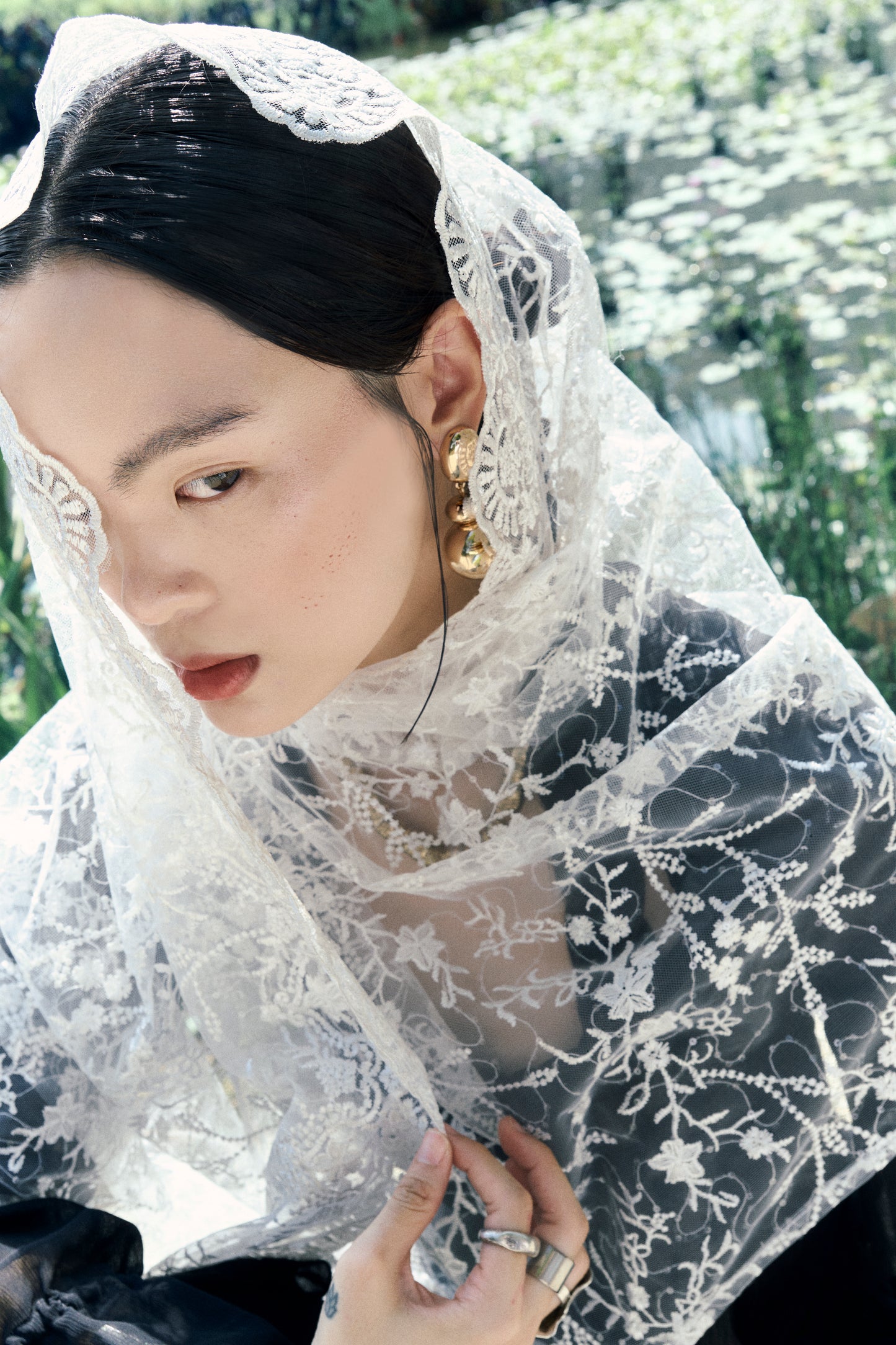 Rimba Sekar Selendang in Pearl White