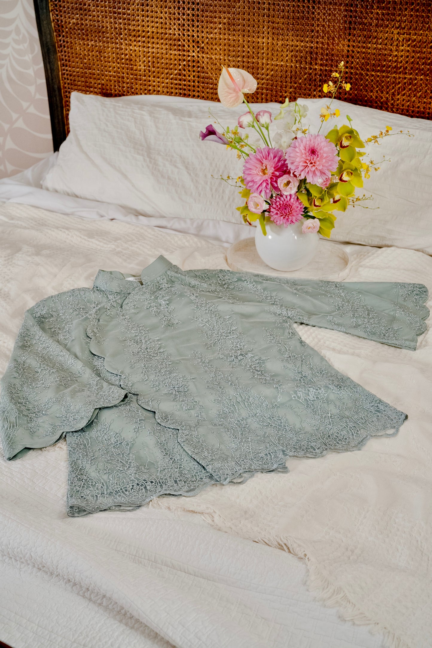 Naluri Luxe Bejewelled Janggan Scallop Buttonless Top in Sage Green