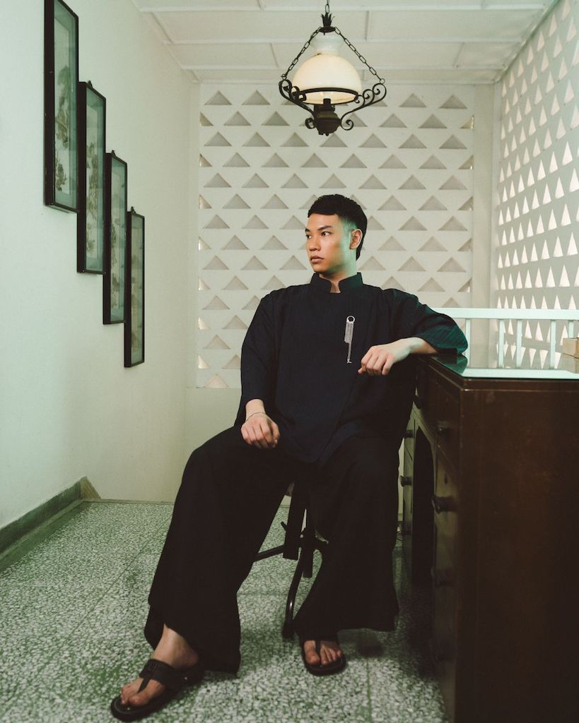 Abadi Janggan Unisex Boxy Top in Dark Blue