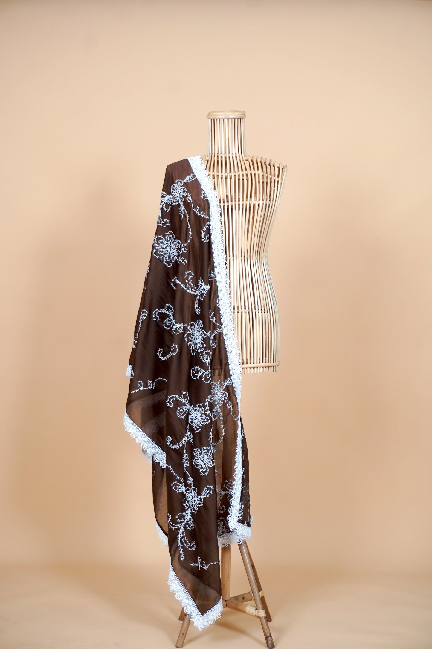Cinta Luxe Selendang in Brown with White Embroidery & Full Lace Border