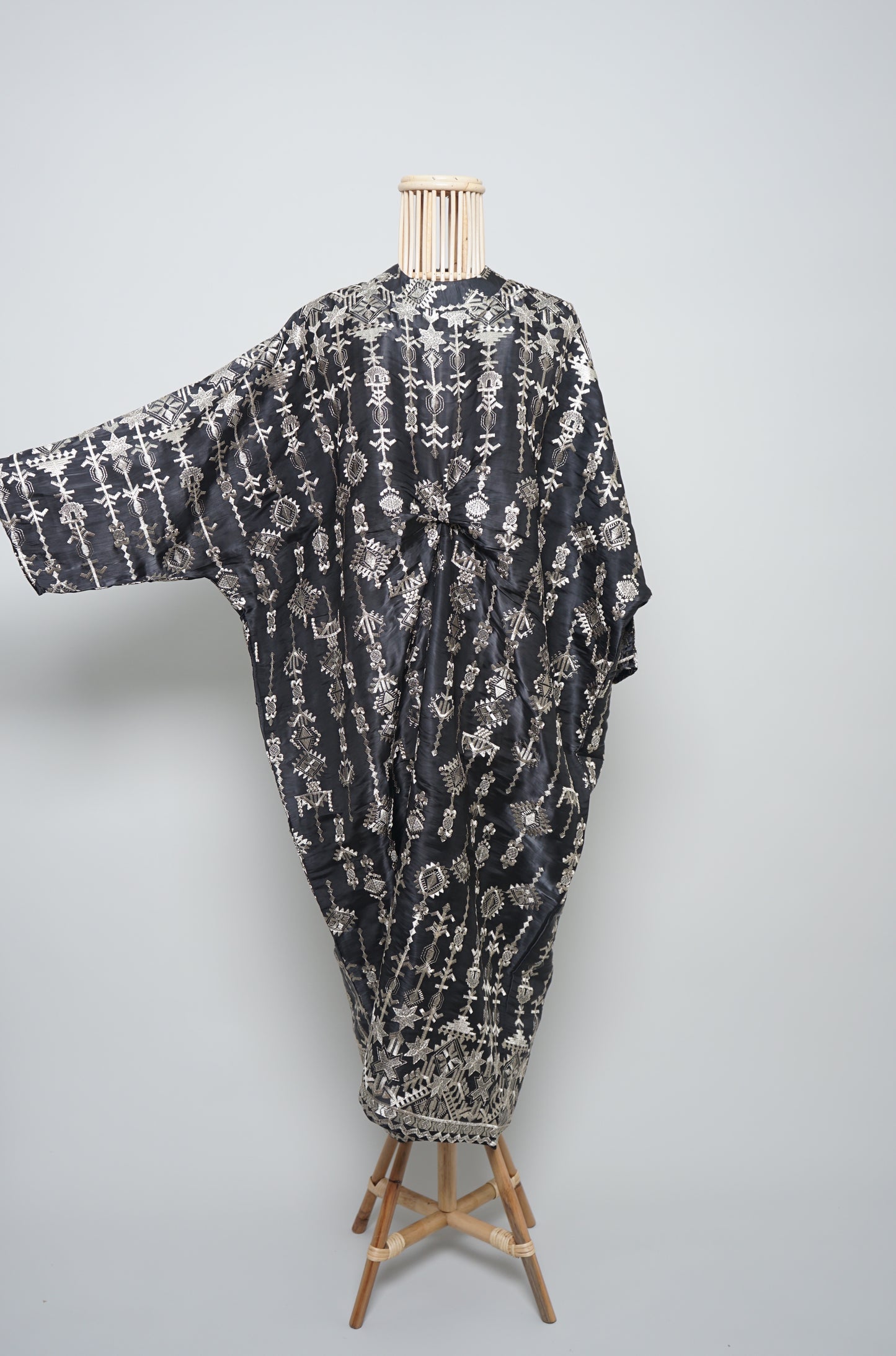 Kesuma Orked Kaftan in Black