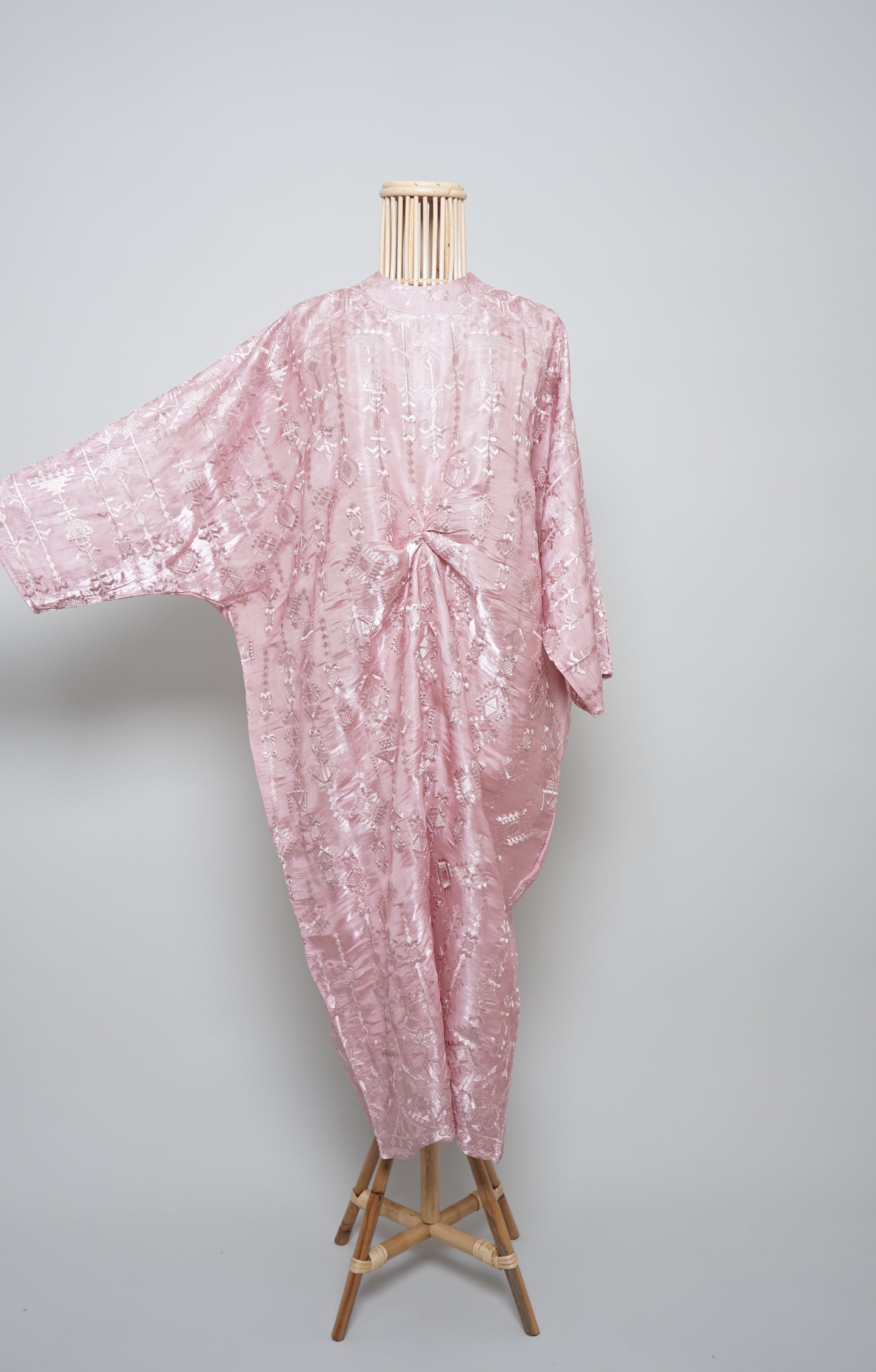 Kesuma Orked Kaftan in Pink