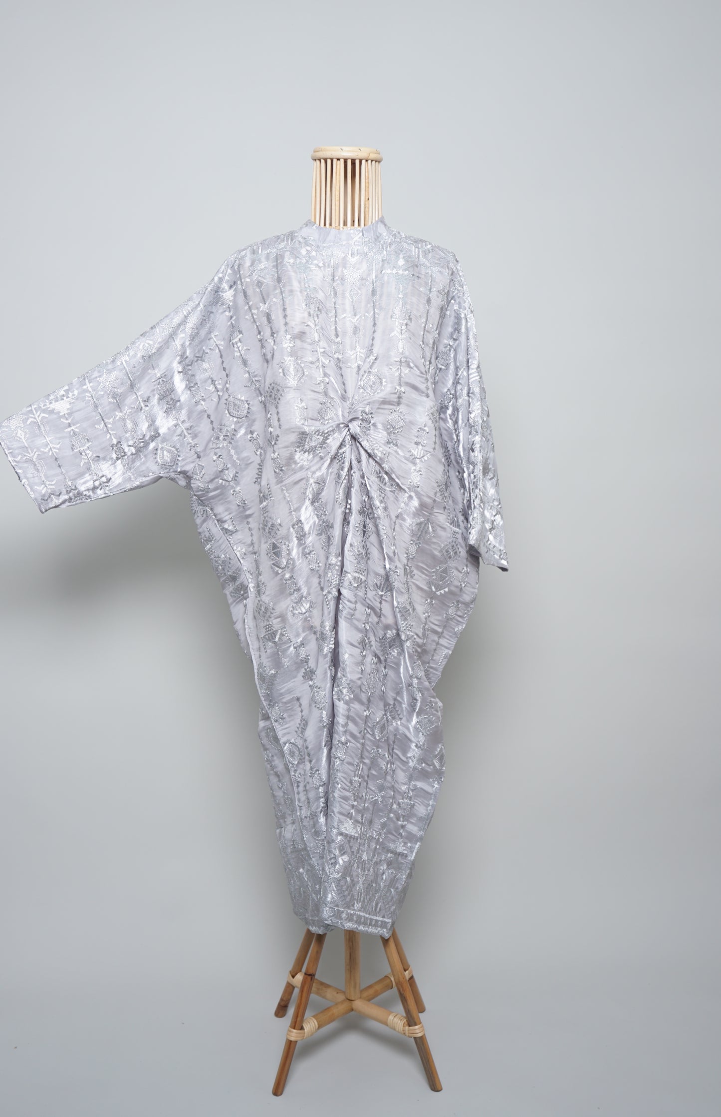 Kesuma Orked Kaftan in Silver