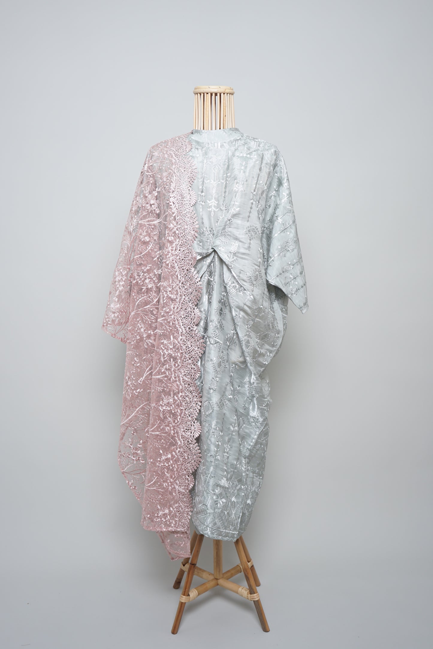 Kesuma Orked Kaftan in Sage Green