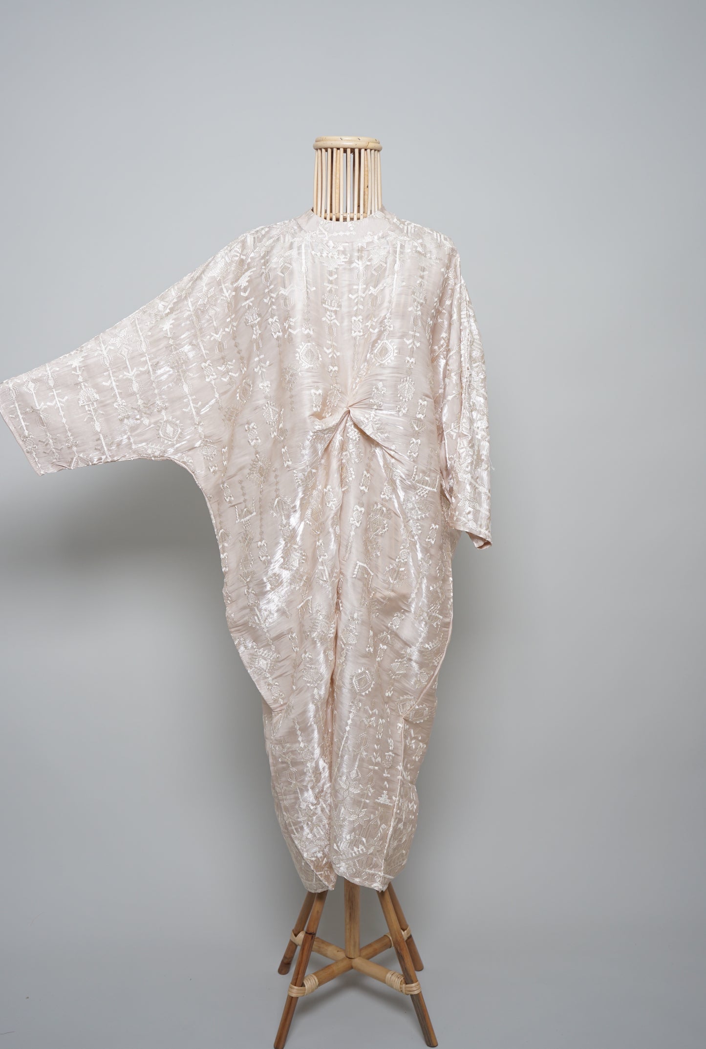 Kesuma Orked Kaftan in Cream