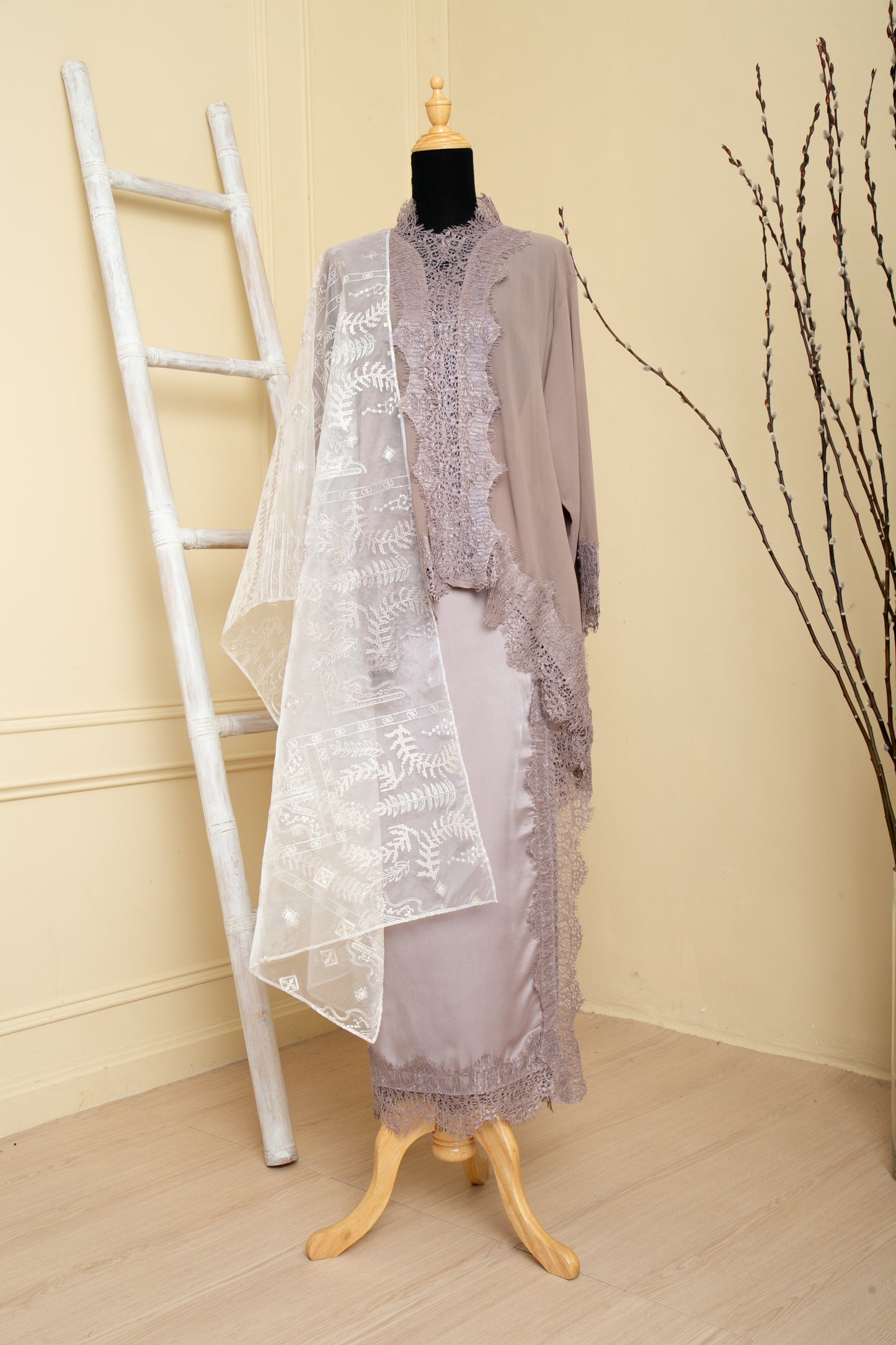 Lelia Kebaya Lace Set in Taupe