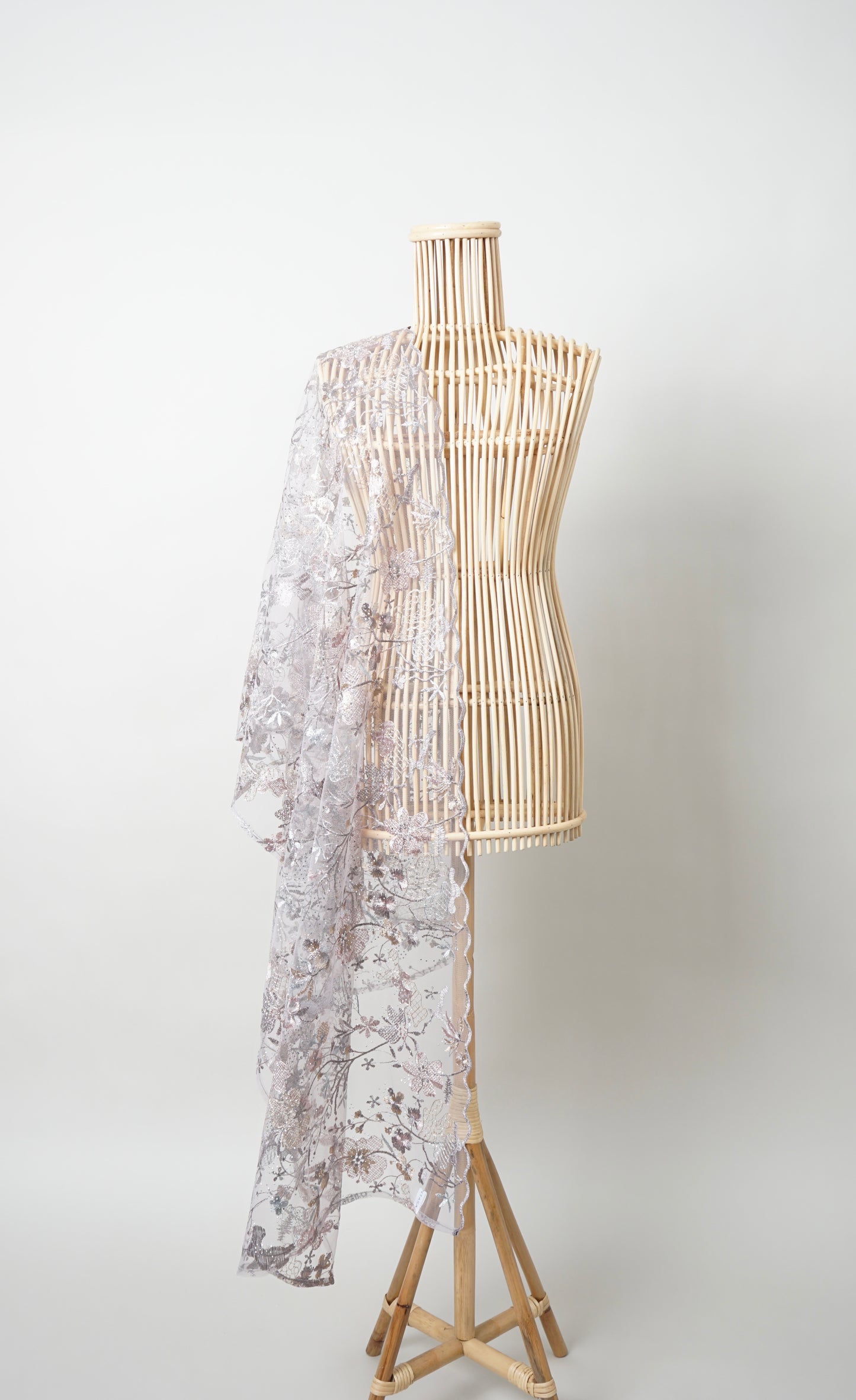 Rafflesia Bejewelled Selendang in Soft Lilac