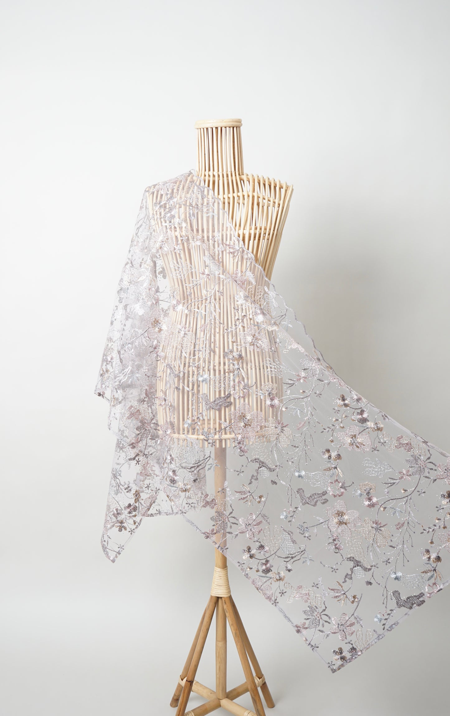 Rafflesia Bejewelled Selendang in Soft Lilac