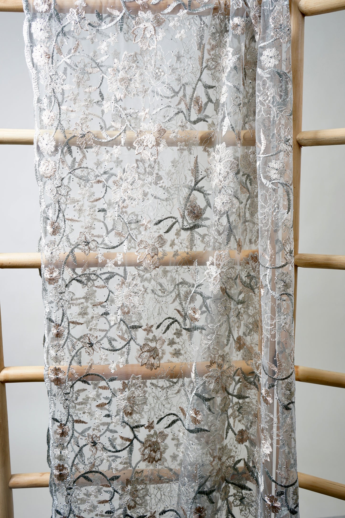 Jasmin Bejewelled Selendang in Silver Grey