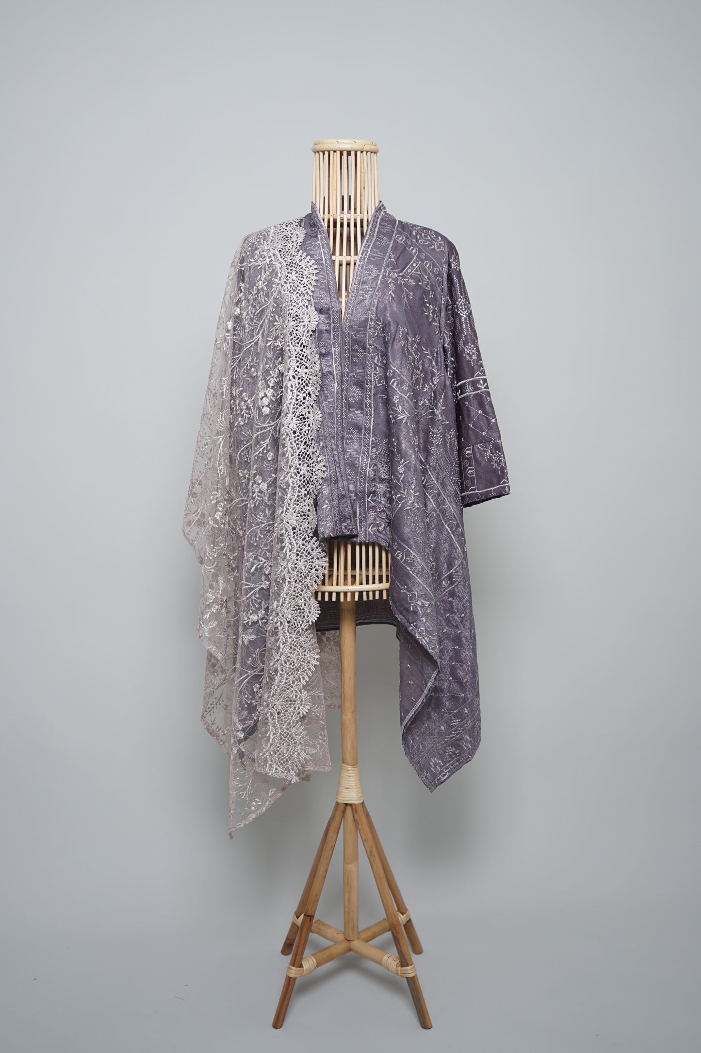 Kesuma Widuri Kebaya Outerwear in Pewter