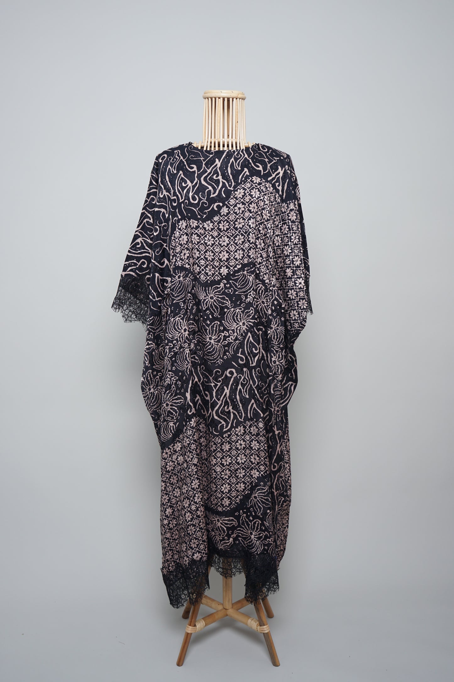 Kesuma Melur Kaftan in Black