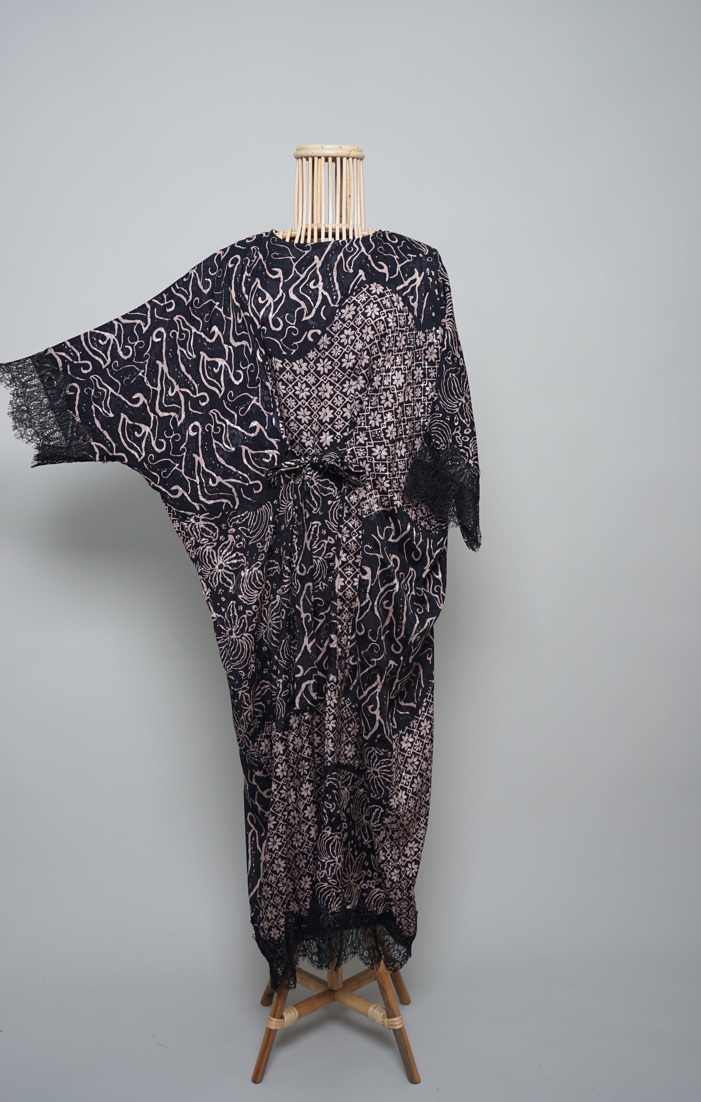 Kesuma Melur Kaftan in Black