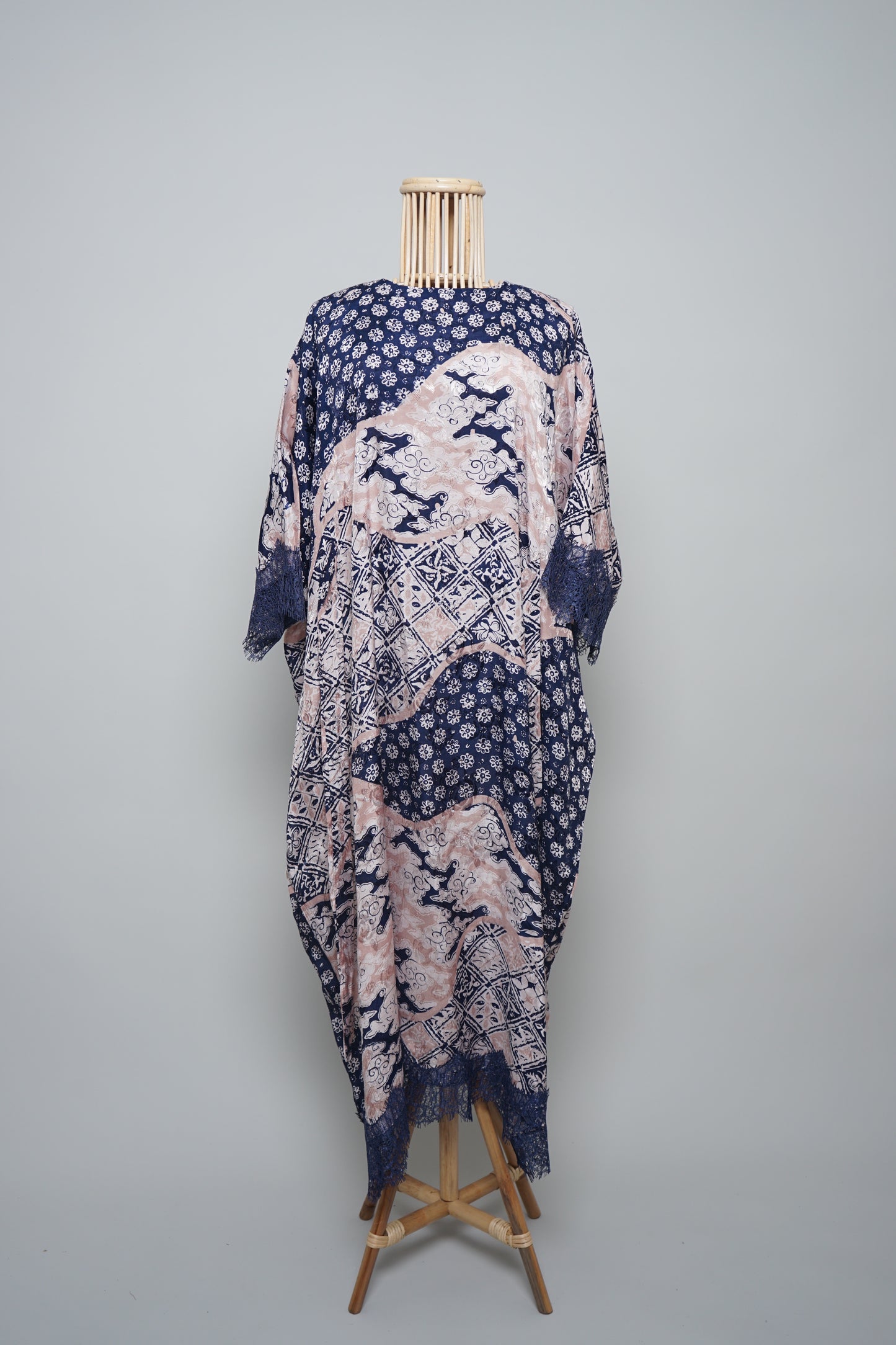 Kesuma Melur Kaftan in Navy Blue