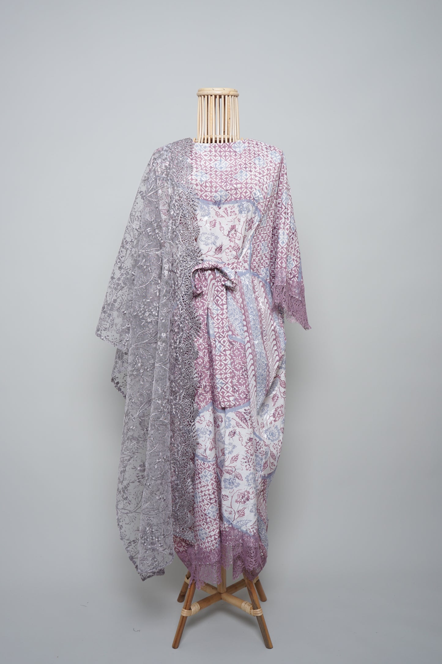 Kesuma Melur Kaftan in Lilac