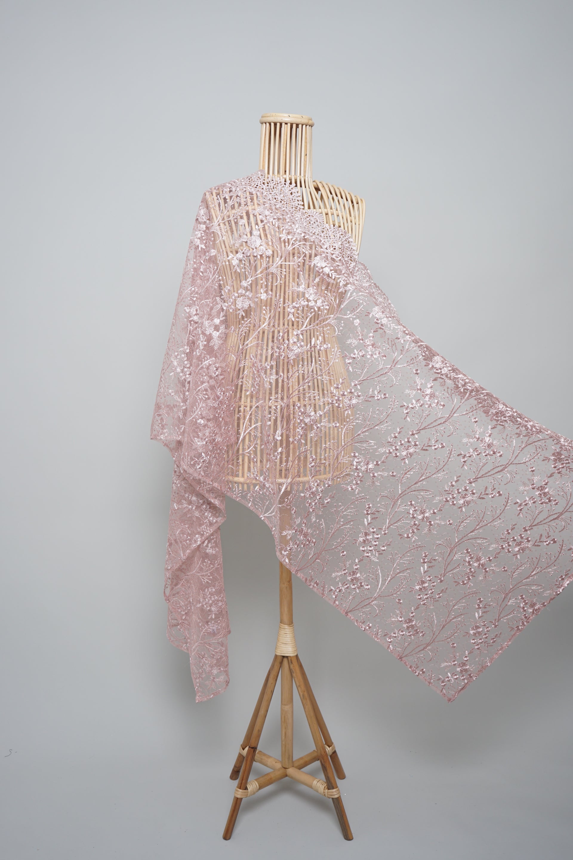 Kesuma Selendang in Dusty Pink