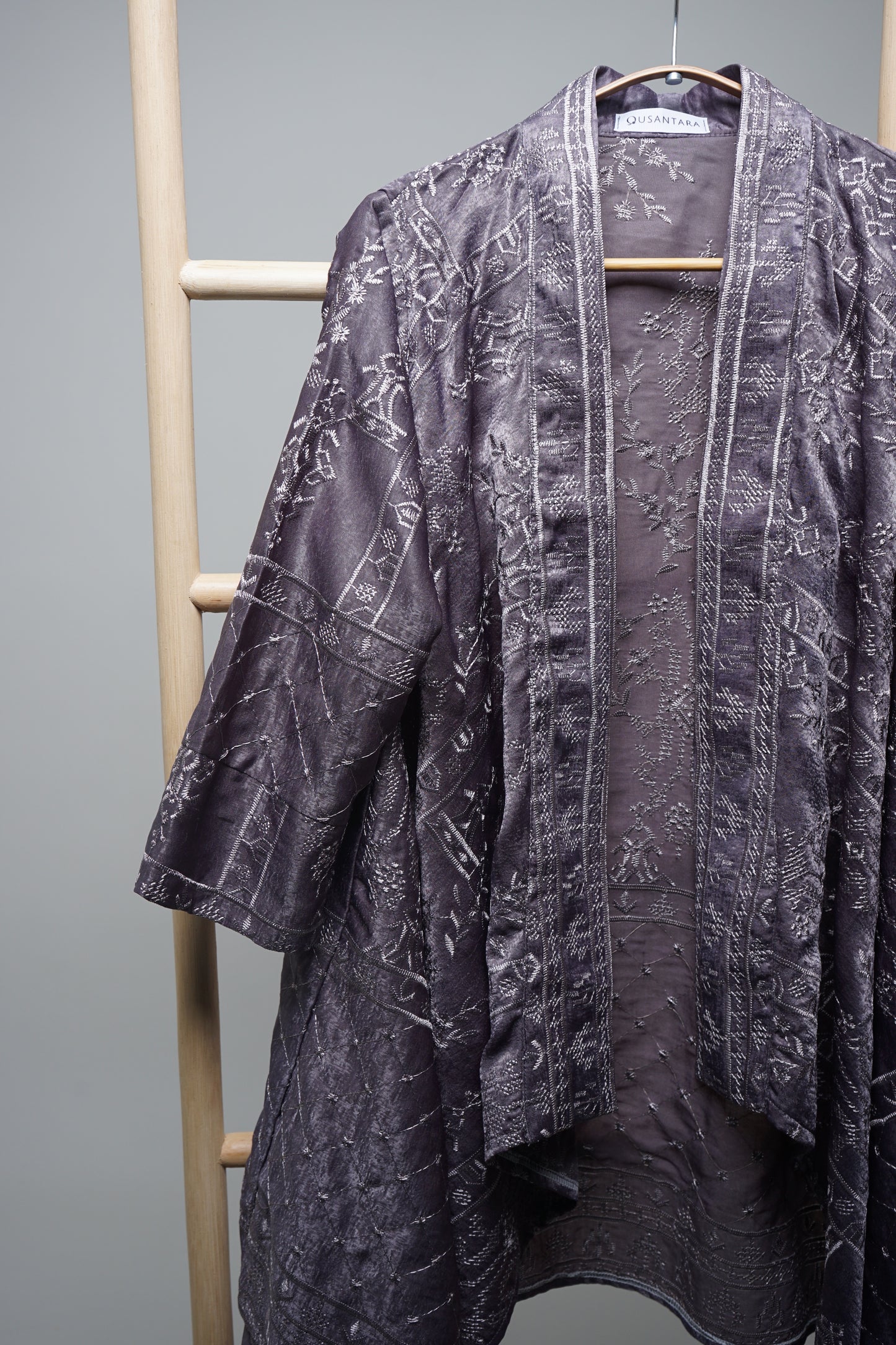 Kesuma Widuri Kebaya Outerwear in Pewter