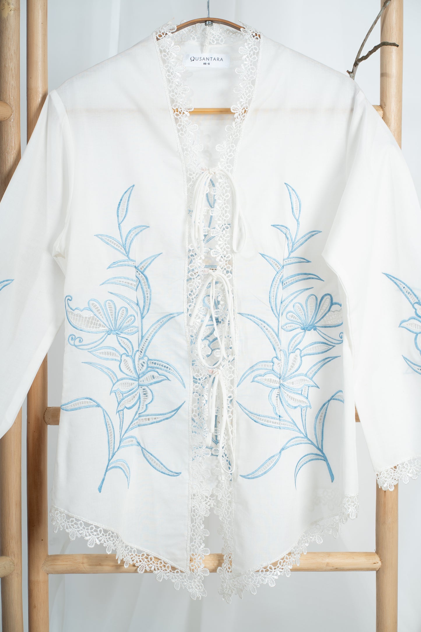 Rerama Hand Embroidered Kebaya Top in White & Blue