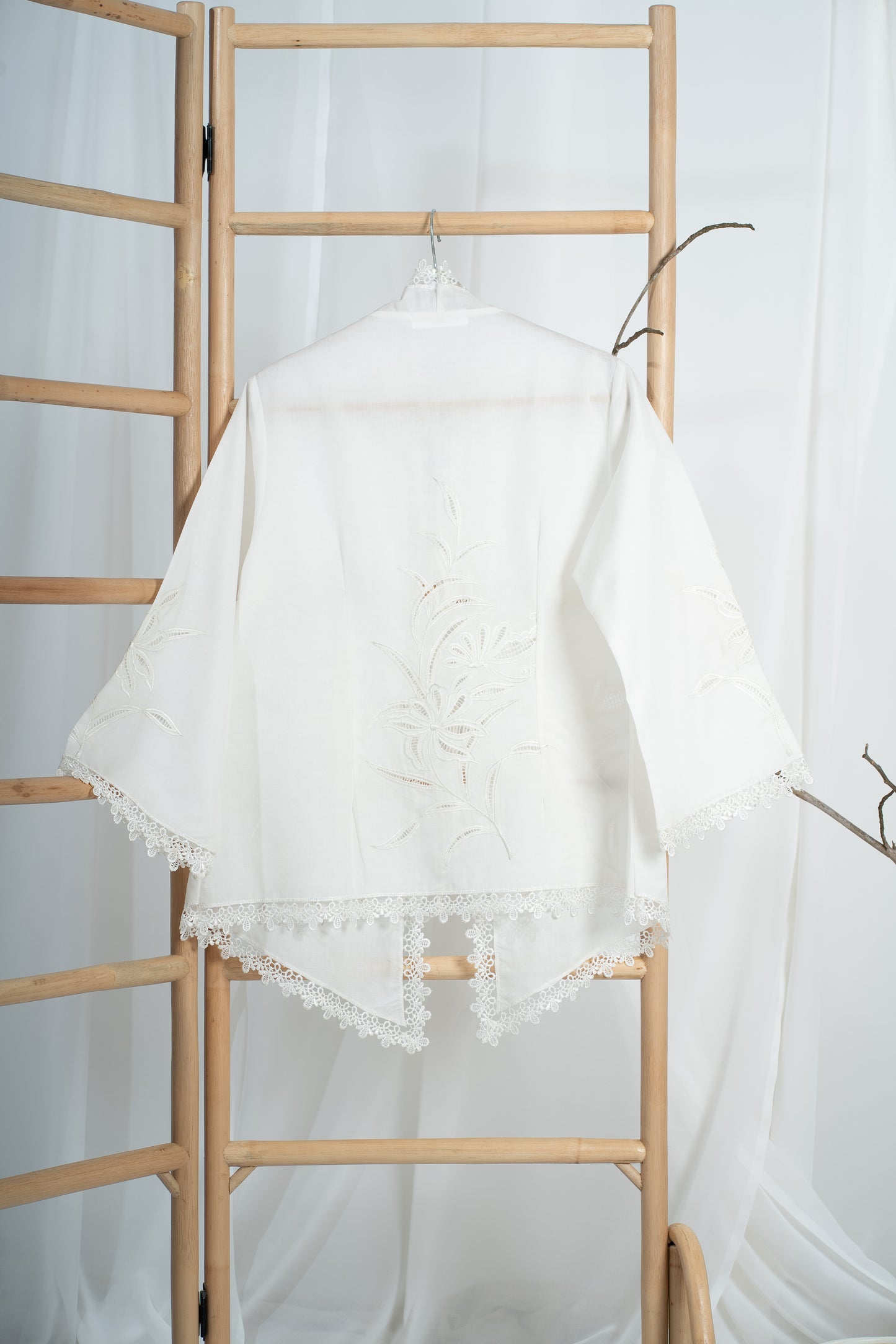 Rerama Hand Embroidered Kebaya Top in White