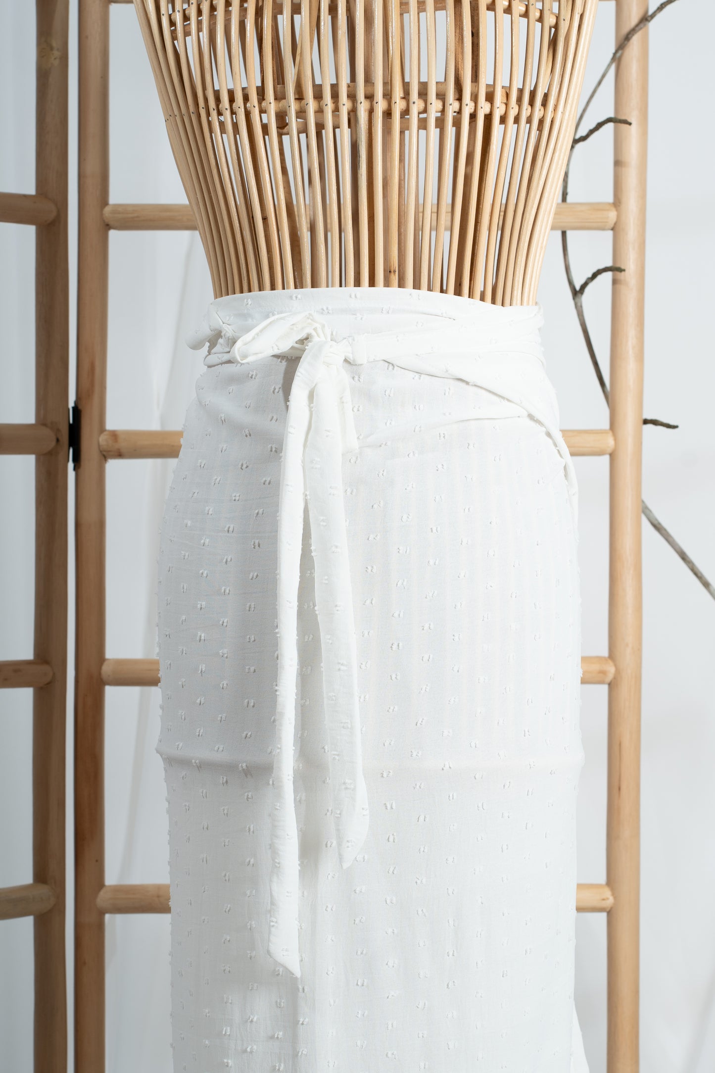 Seri Non-Slit Instant Textured Pareo in White