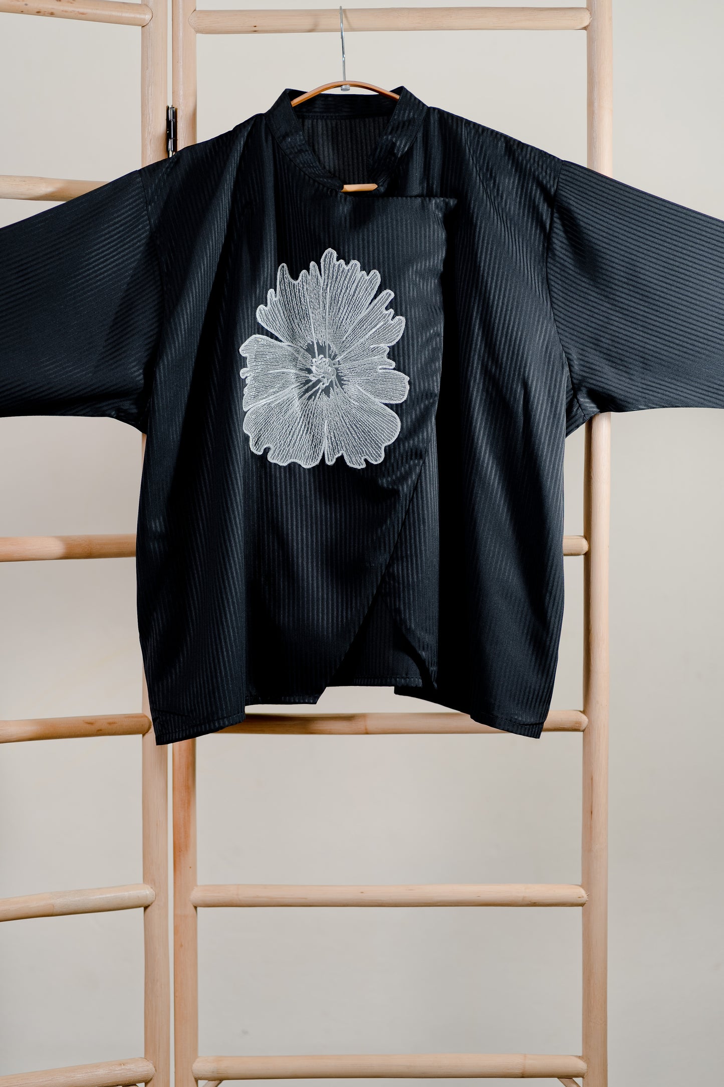 Kuntum Janggan Boxy Top in Black