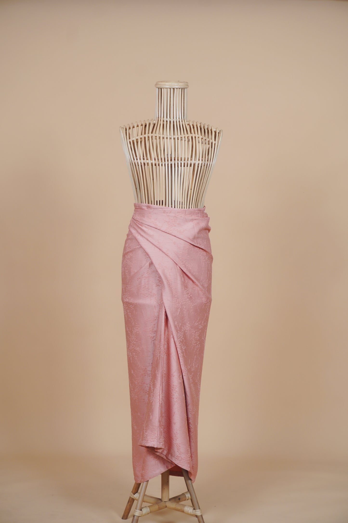 Indah Non-Slit Instant Embossed Pareo in Apricot