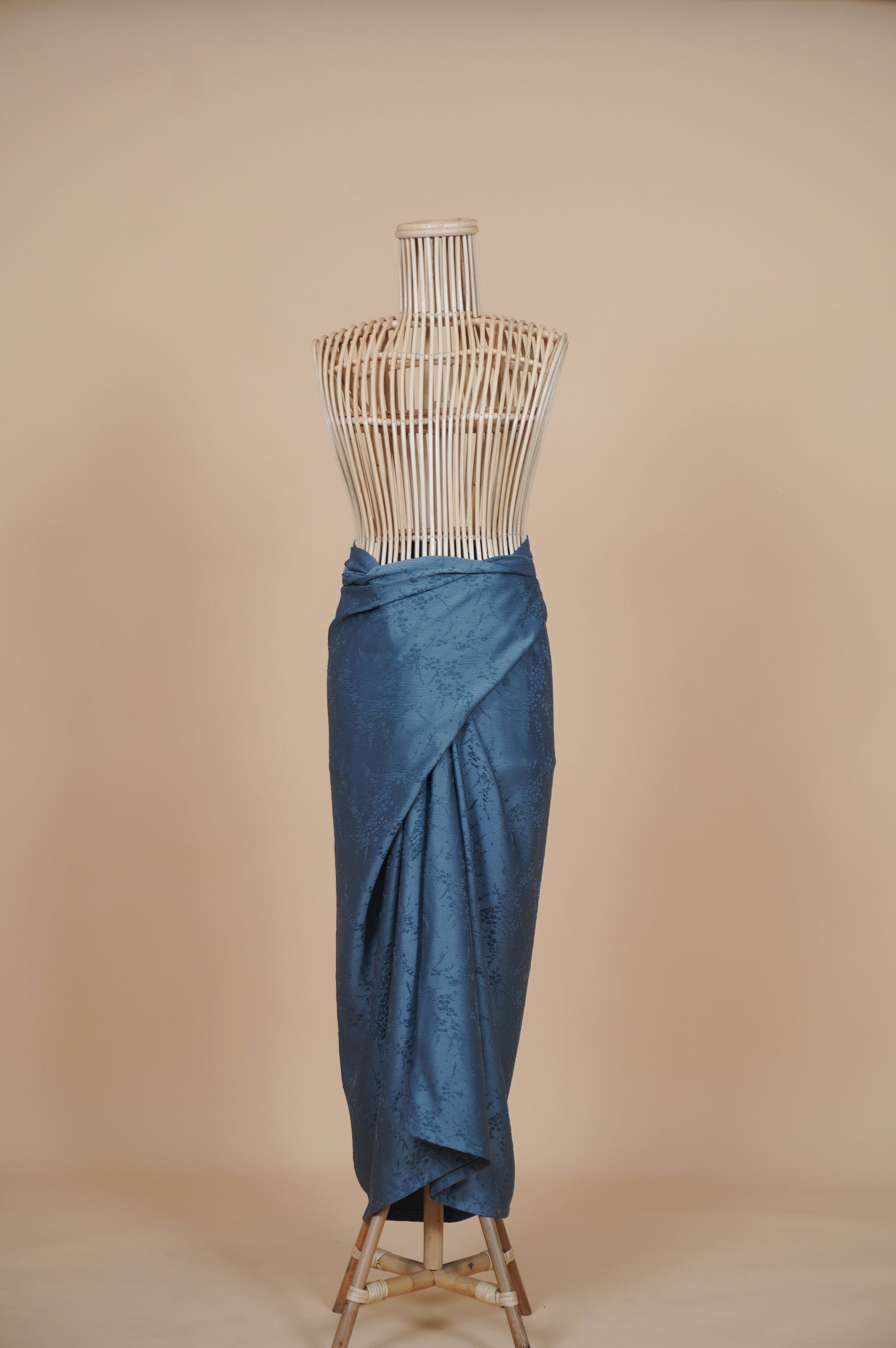 Indah Non-Slit Instant Embossed Pareo in Dark Pewter