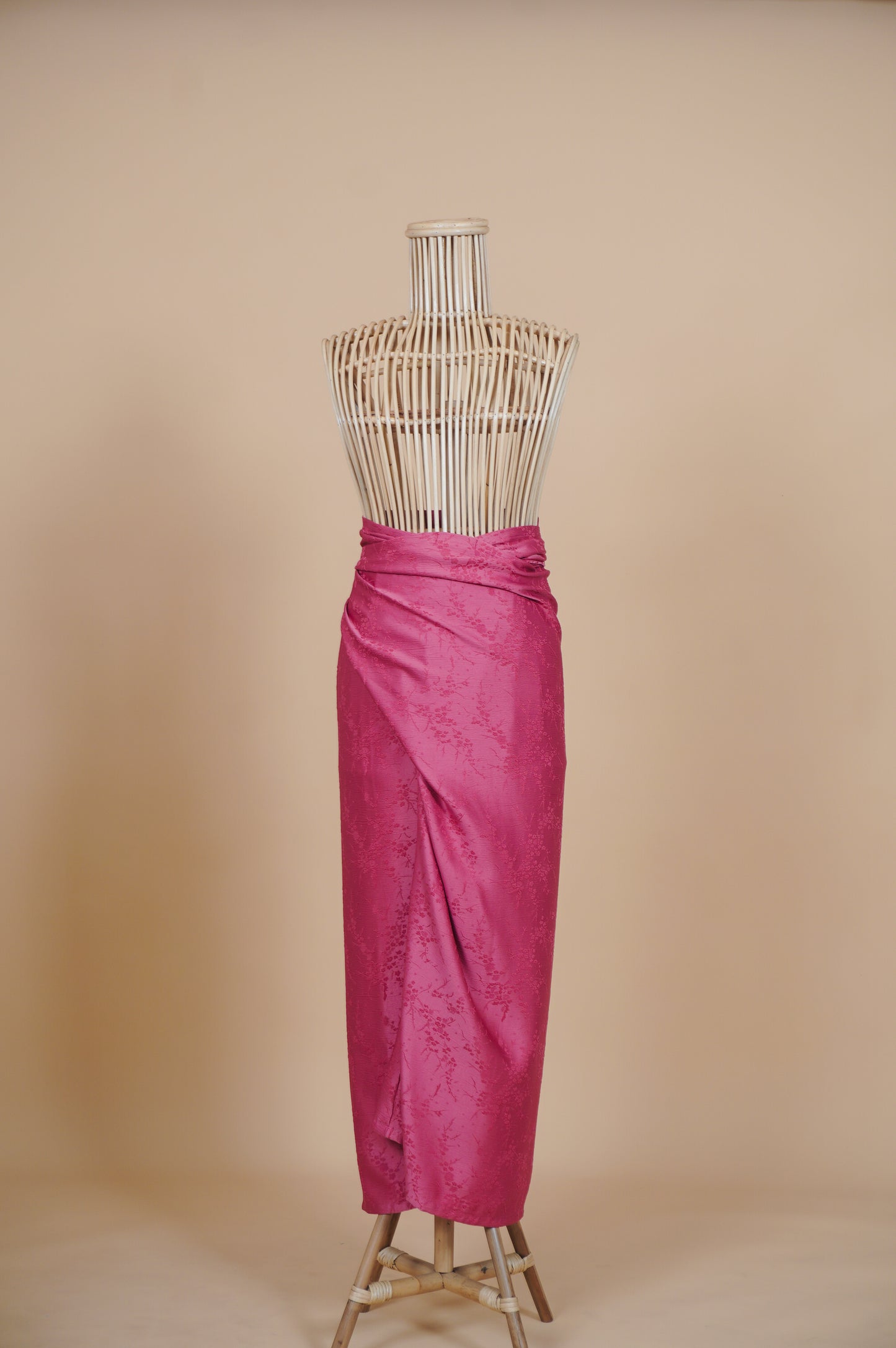 Indah Non-Slit Instant Embossed Pareo in Rose