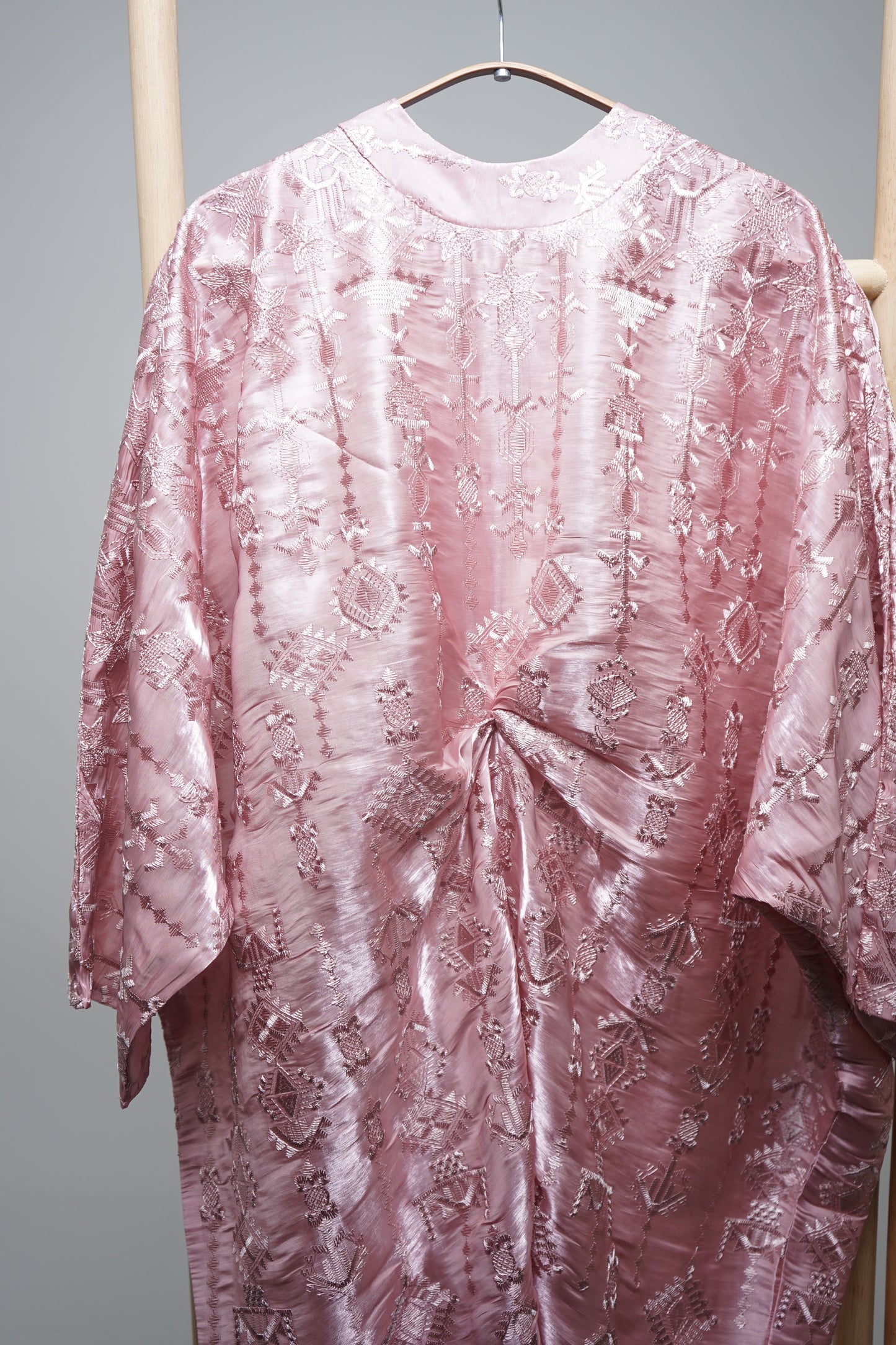 Kesuma Orked Kaftan in Pink