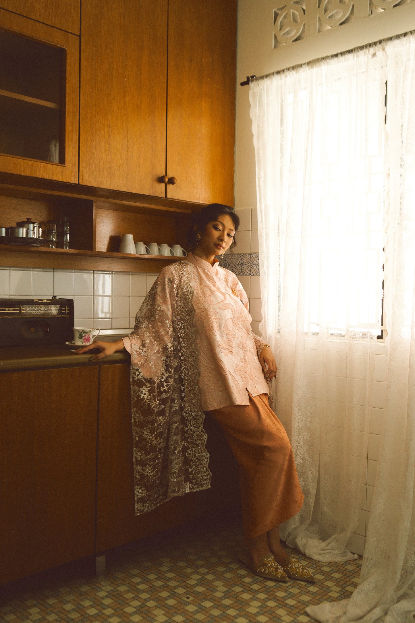 Renjana Janggan Scallop Buttonless Top in Soft Pink