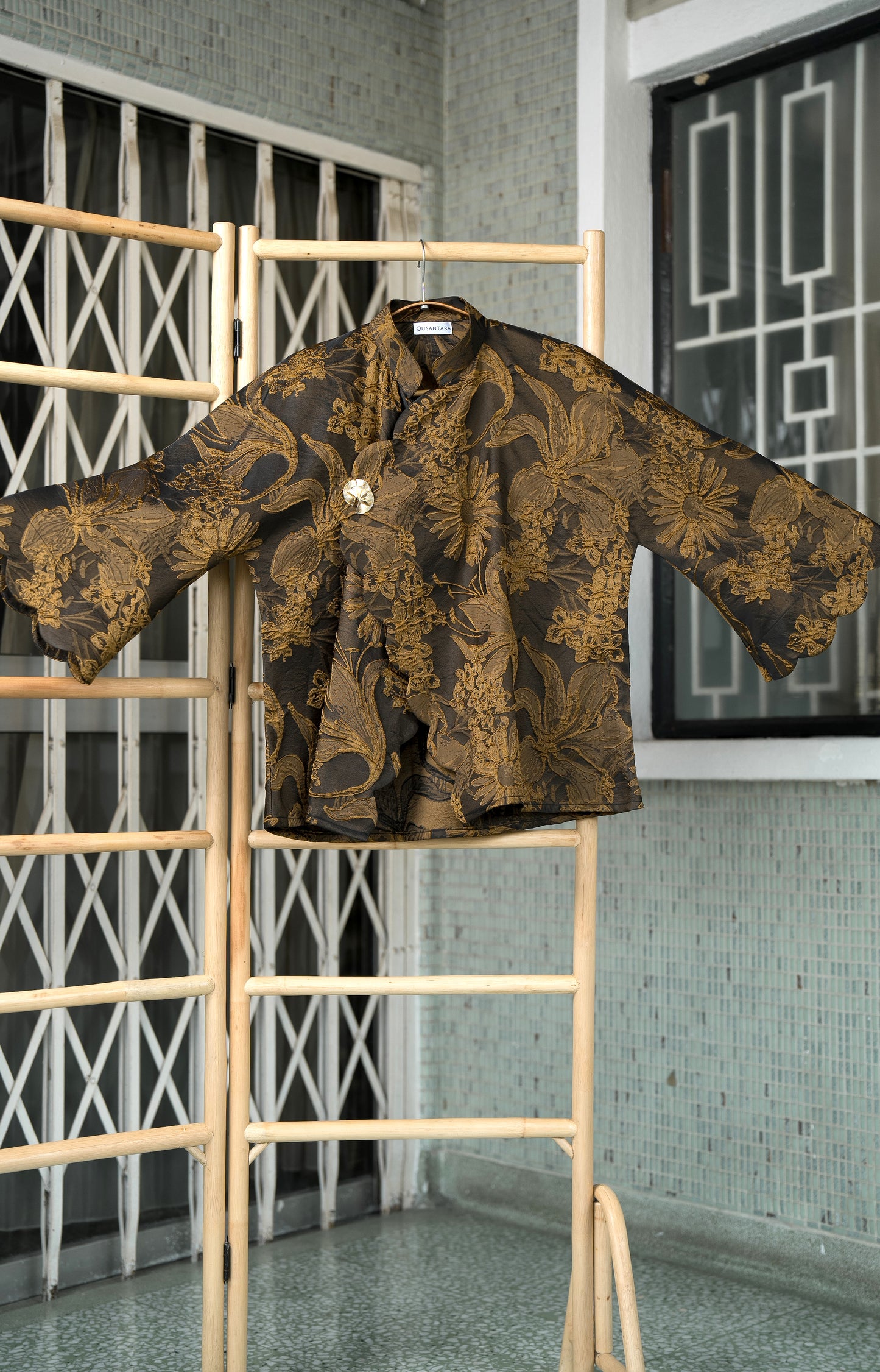 Renjana Janggan Scallop Buttonless Top in Bronze