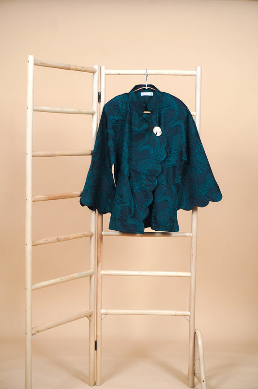 Renjana Janggan Scallop Buttonless Top in Green