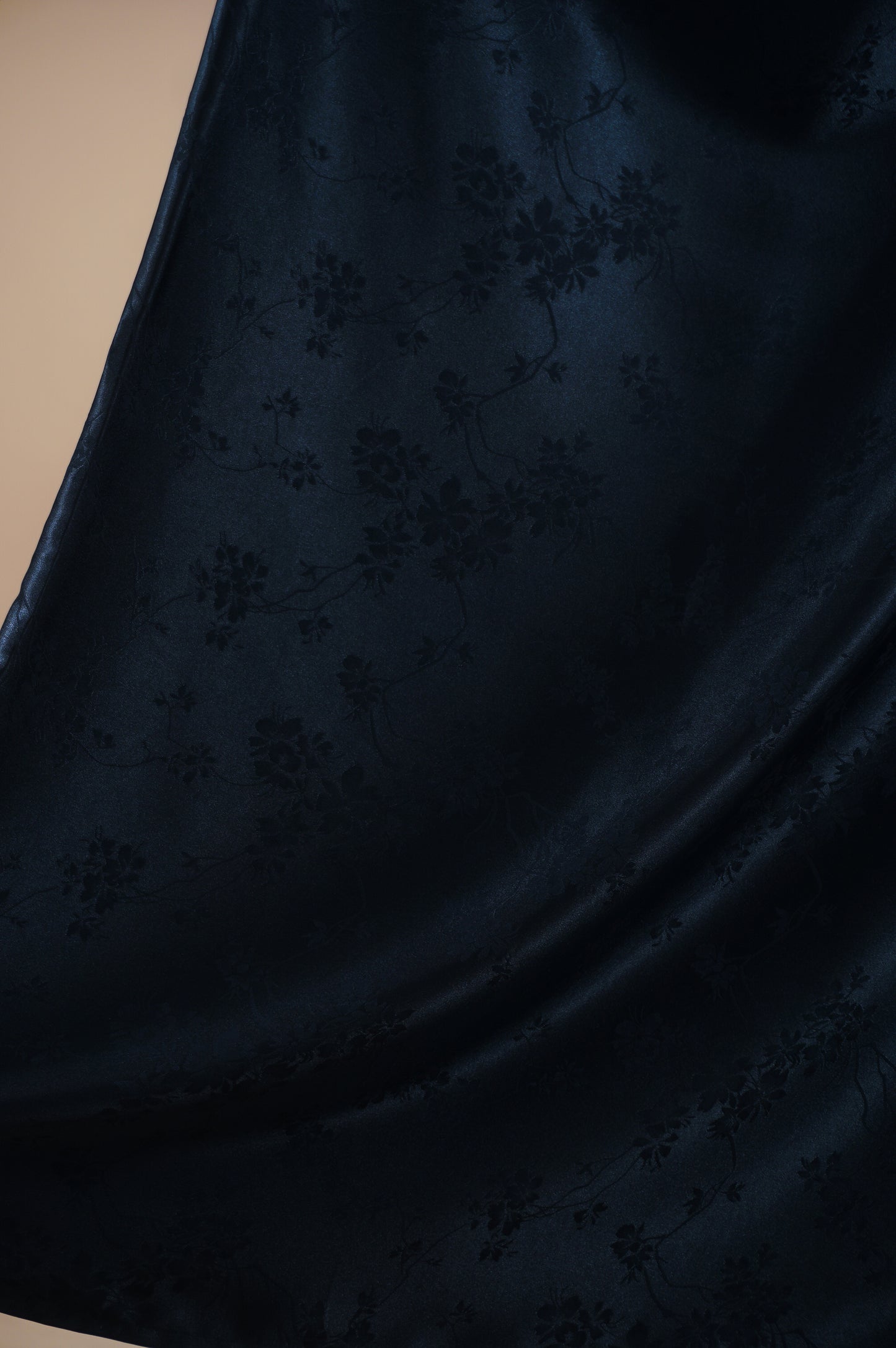 Indah Non-Slit Instant Embossed Pareo in Black