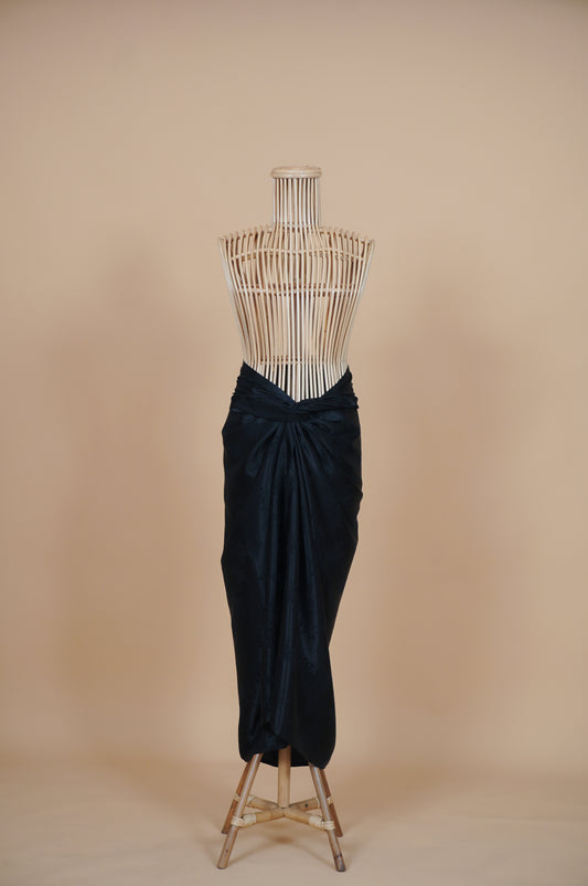 Indah Non-Slit Instant Embossed Pareo in Black