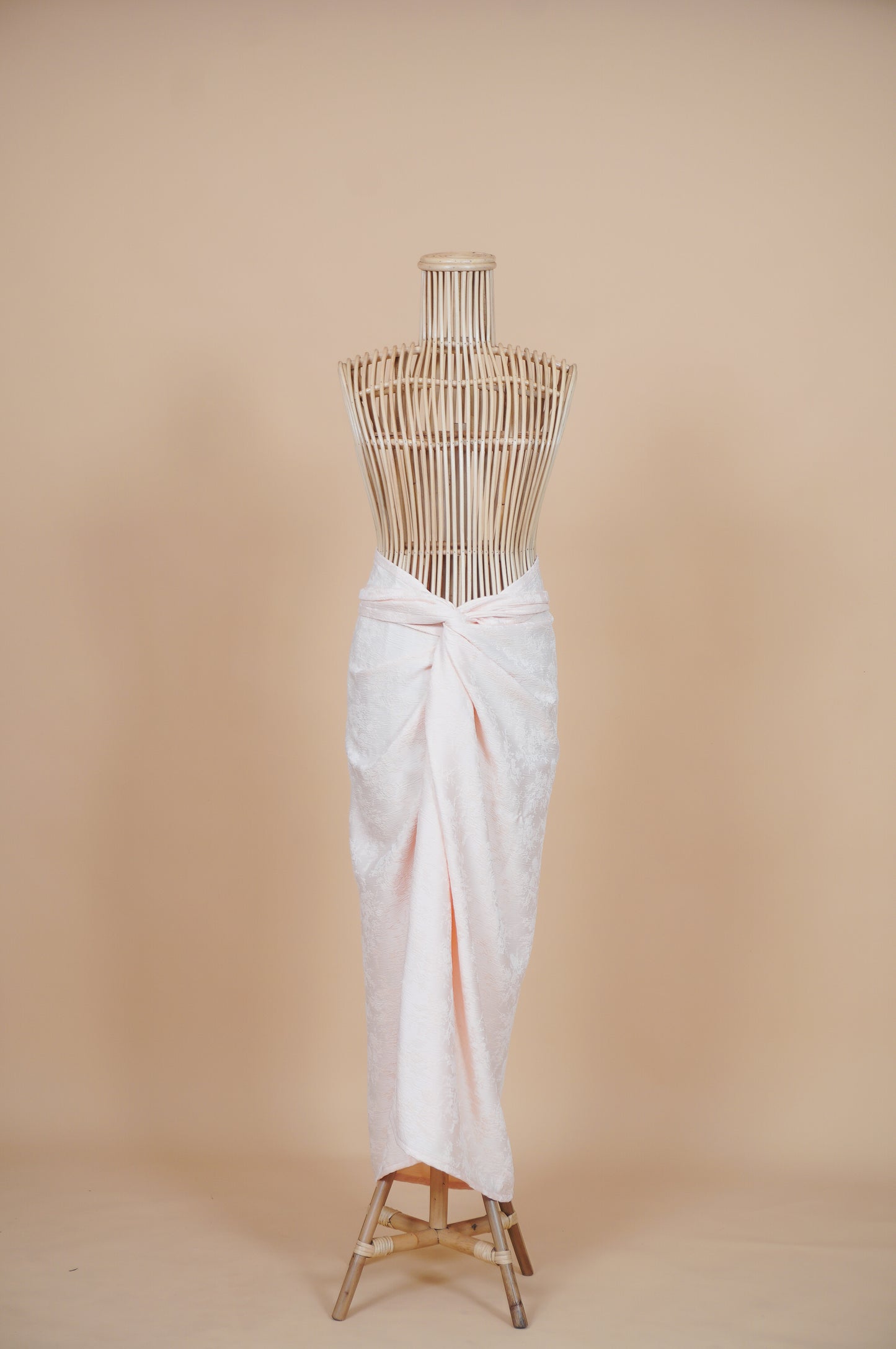 Indah Non-Slit Instant Embossed Pareo in Soft Peach